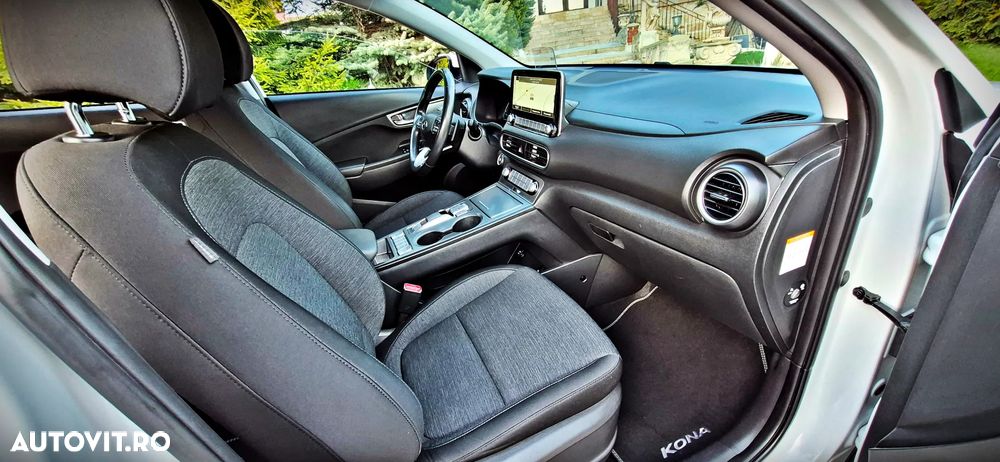 Hyundai KONA Business - 24