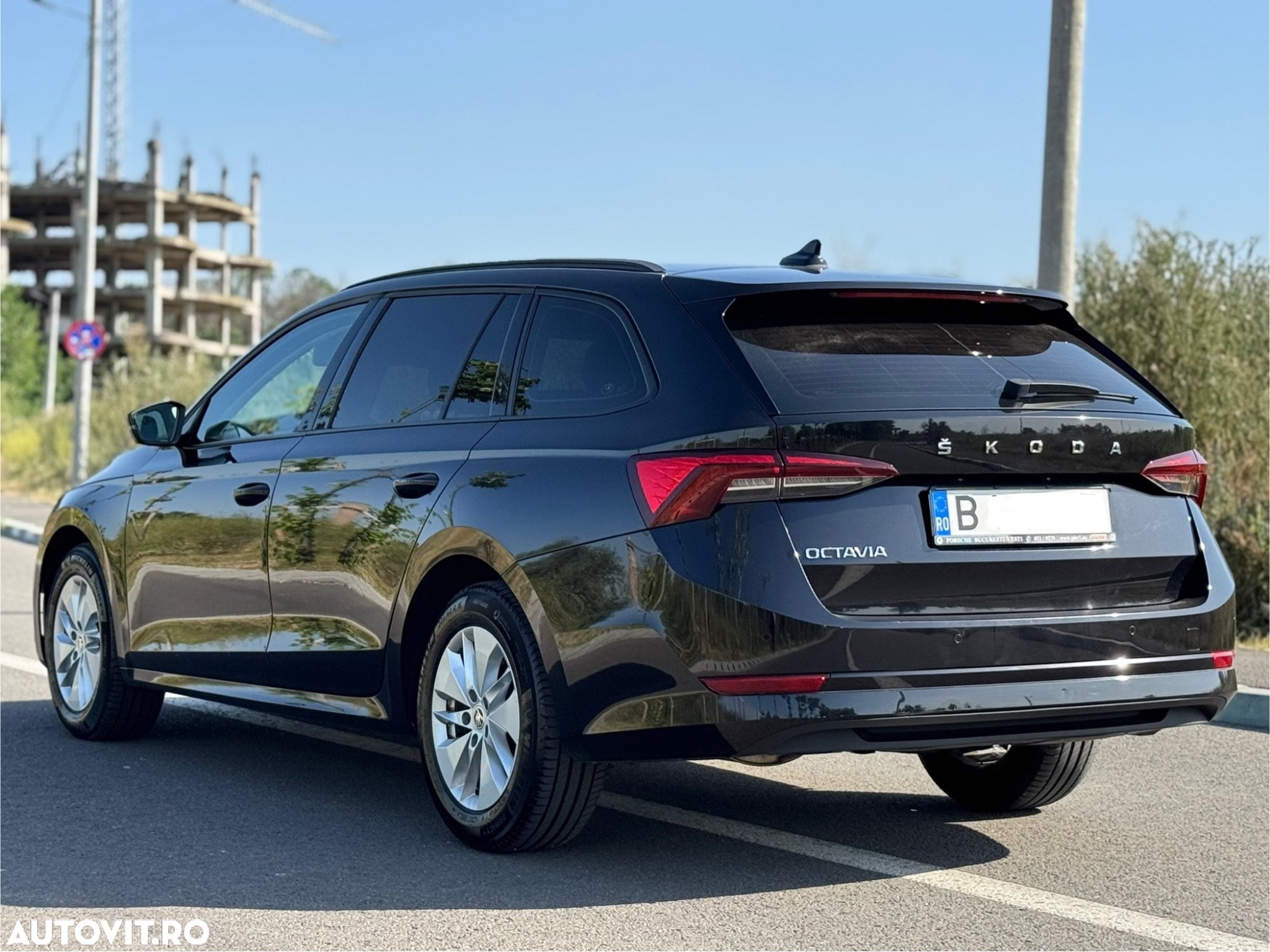 Skoda Octavia Combi 2.0 TDI DSG Ambition - 6