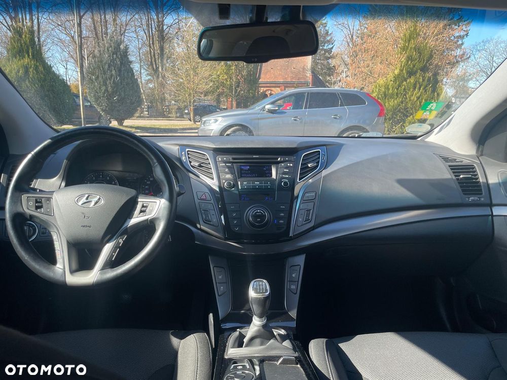 Hyundai i40 Kombi blue 1.6 Trend - 7