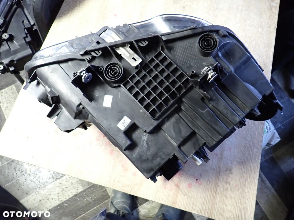 BMW X1 F48 LAMPA LEWY PRZÓD 7472219 02 - 6