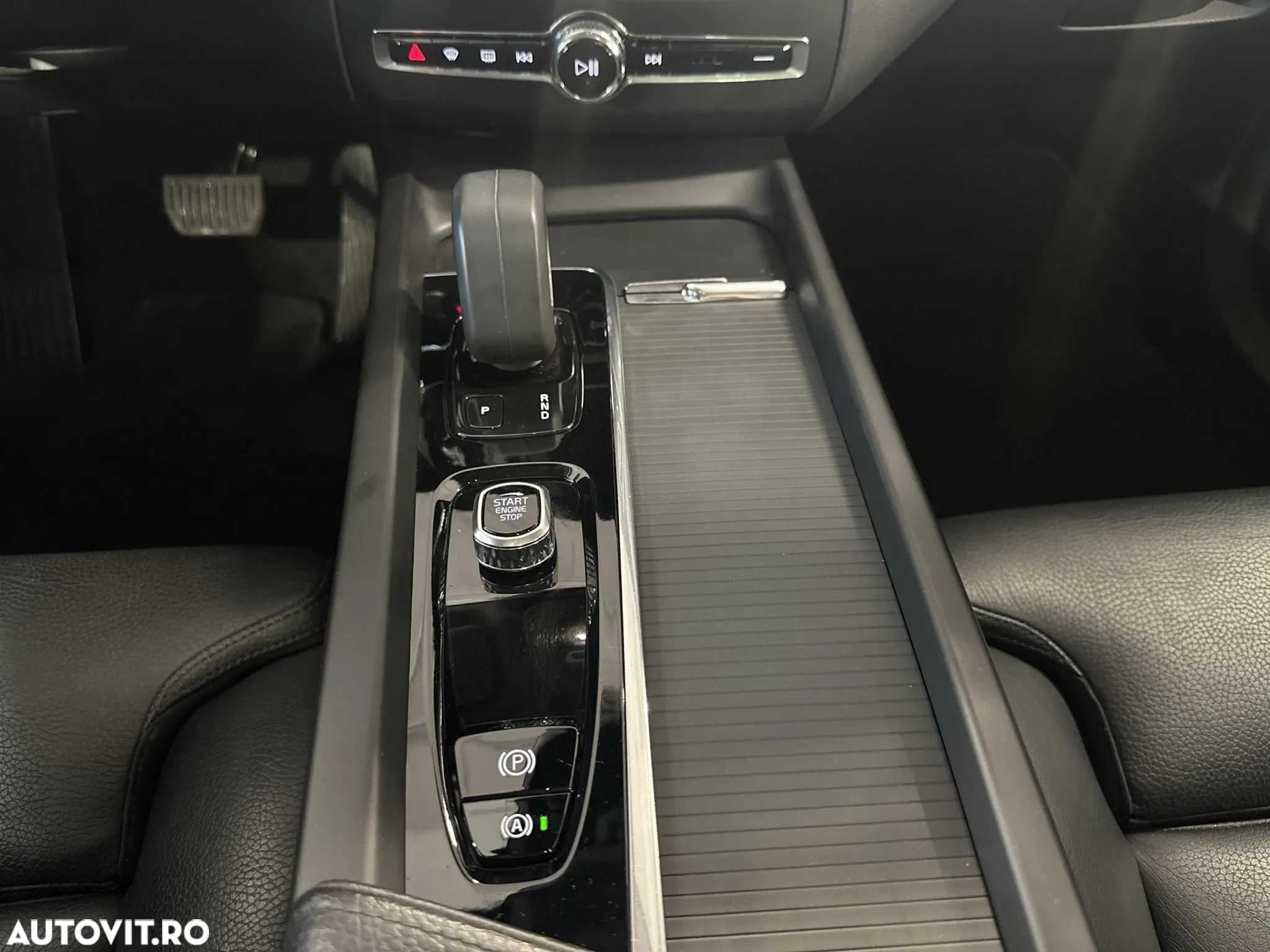 Volvo XC 60 T6 AWD Recharge Geartronic Inscription - 17