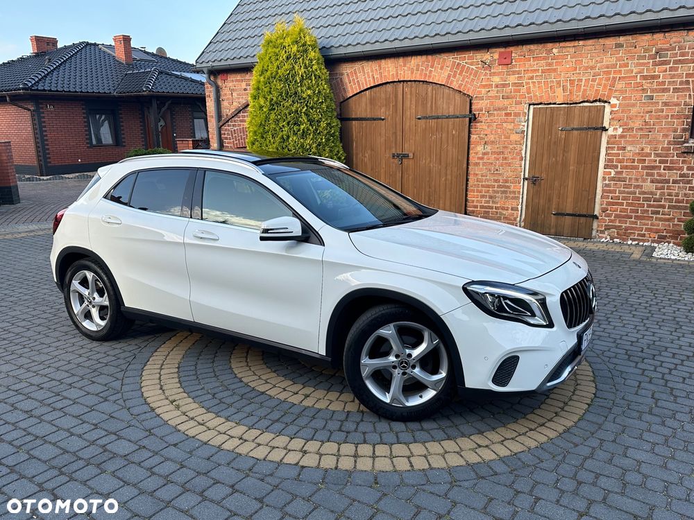 Mercedes-Benz GLA - 10