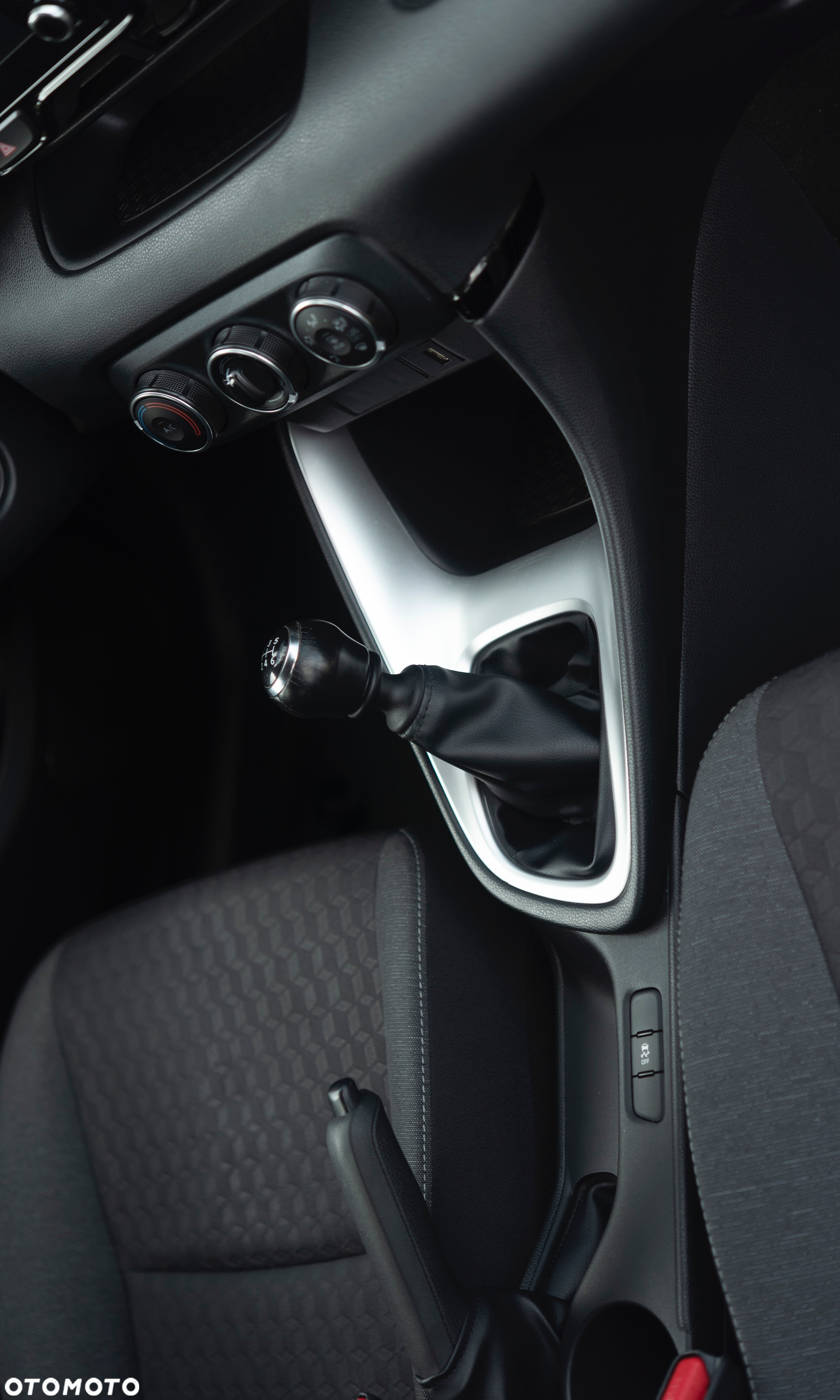 Toyota Yaris 1.5 Comfort - 20