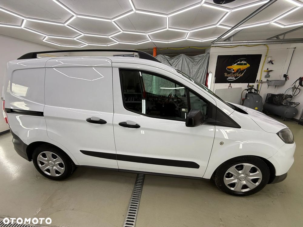 Ford Transit Courier - 7