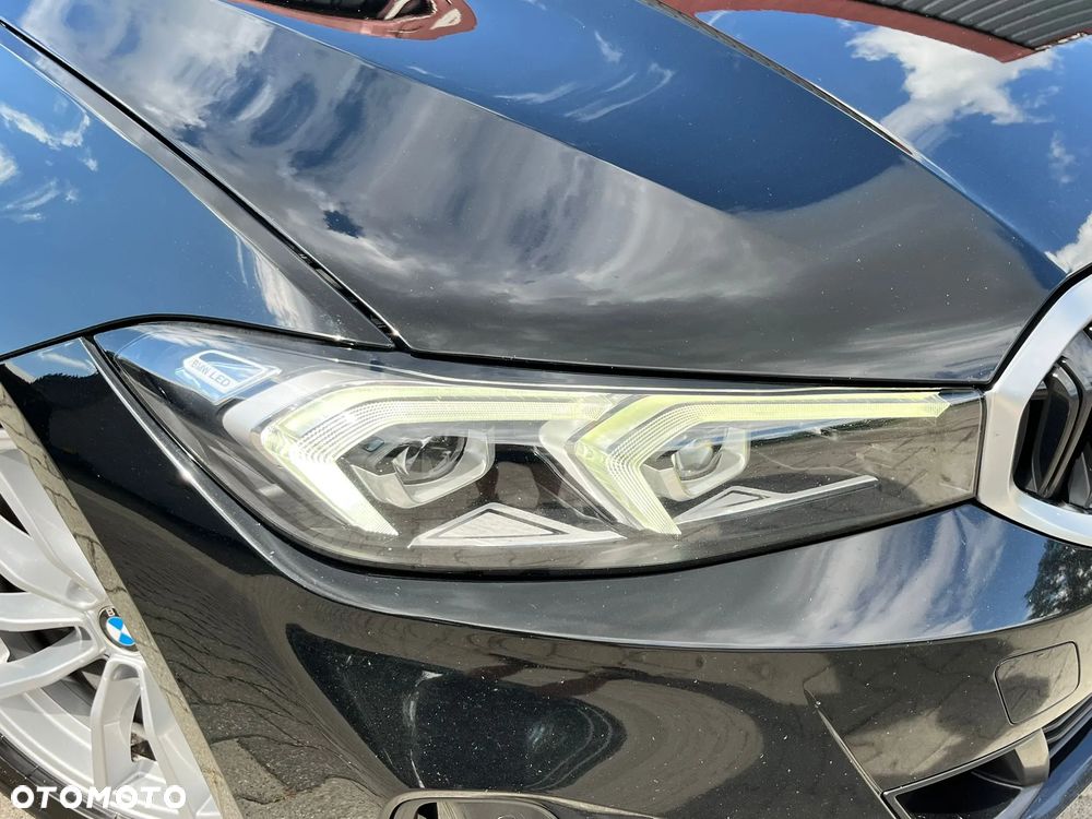 BMW Seria 3 318d mHEV - 9