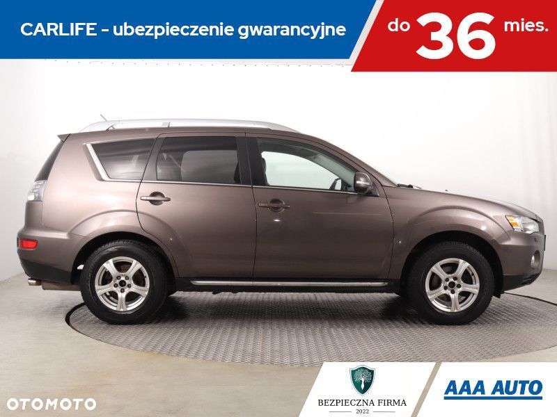 Mitsubishi Outlander - 8
