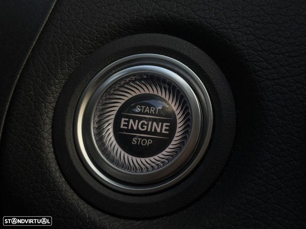 Mercedes-Benz C 300 e AMG Line - 38