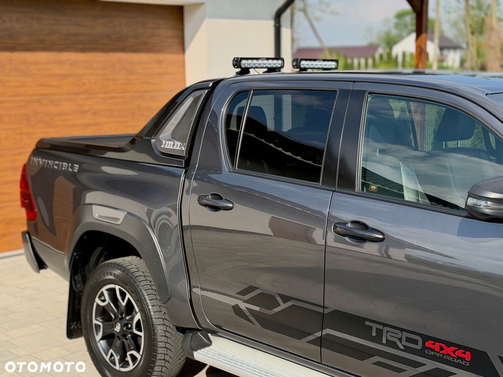 Toyota Hilux 2.8 D-4D Double Cab Invincible Sport 4x4 - 40