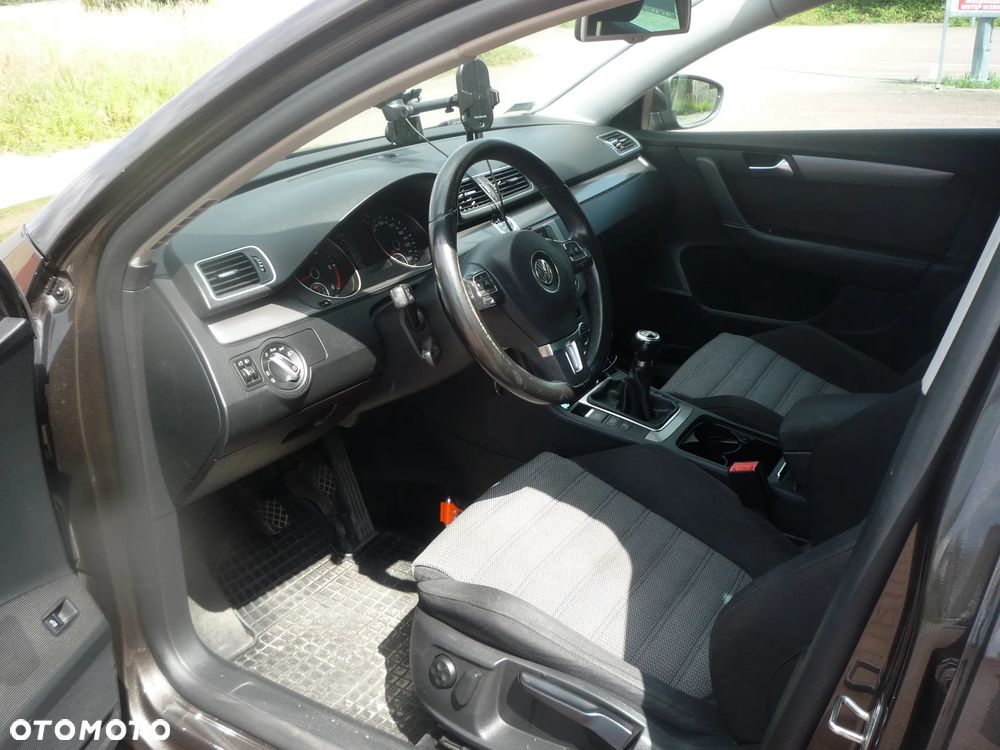 Volkswagen Passat 1.6 TDI Comfortline - 12