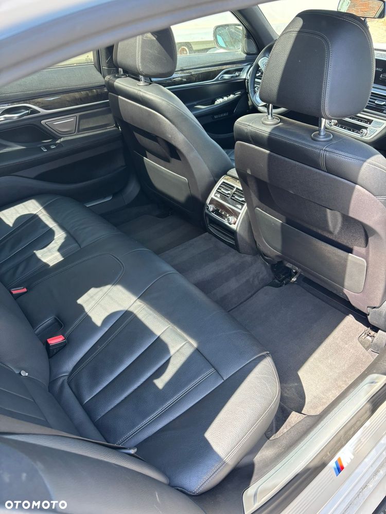 BMW Seria 7 740Li - 22