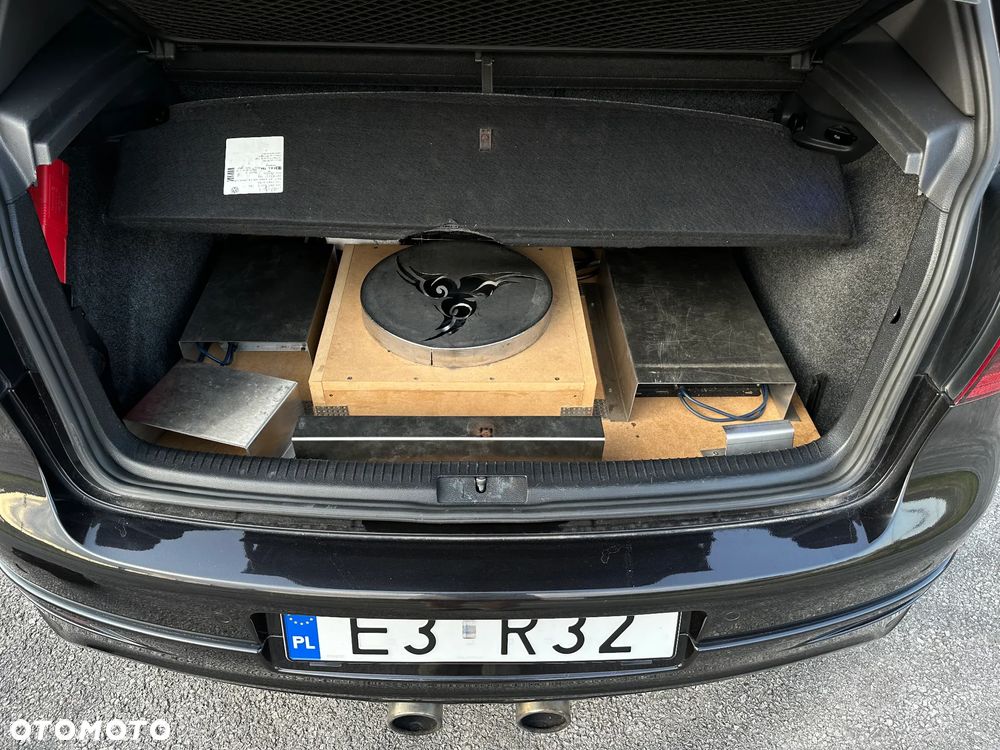 Volkswagen Golf R32 4Motion - 12