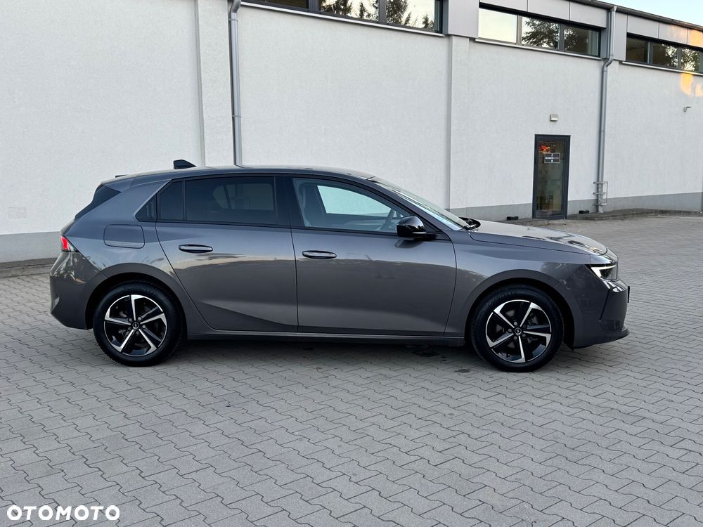 Opel Astra 1.2 Turbo - 2