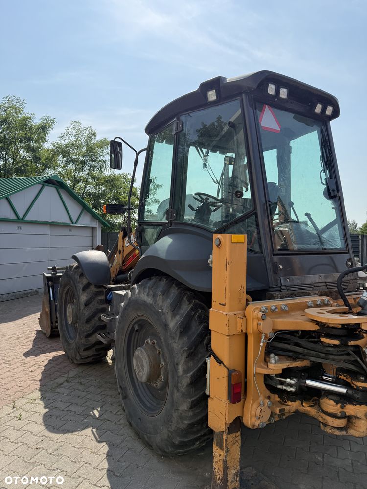 Case 695ST - 6
