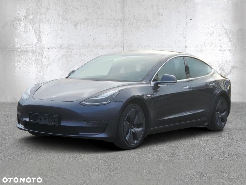 Tesla Model 3 - 1