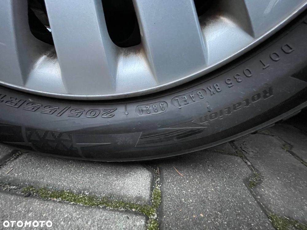 Volkswagen Touran 1.9 TDI Conceptline DSG - 10