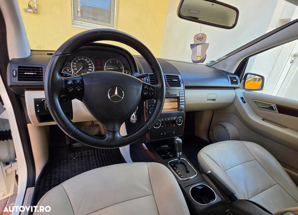 Mercedes-Benz A 200 - 11