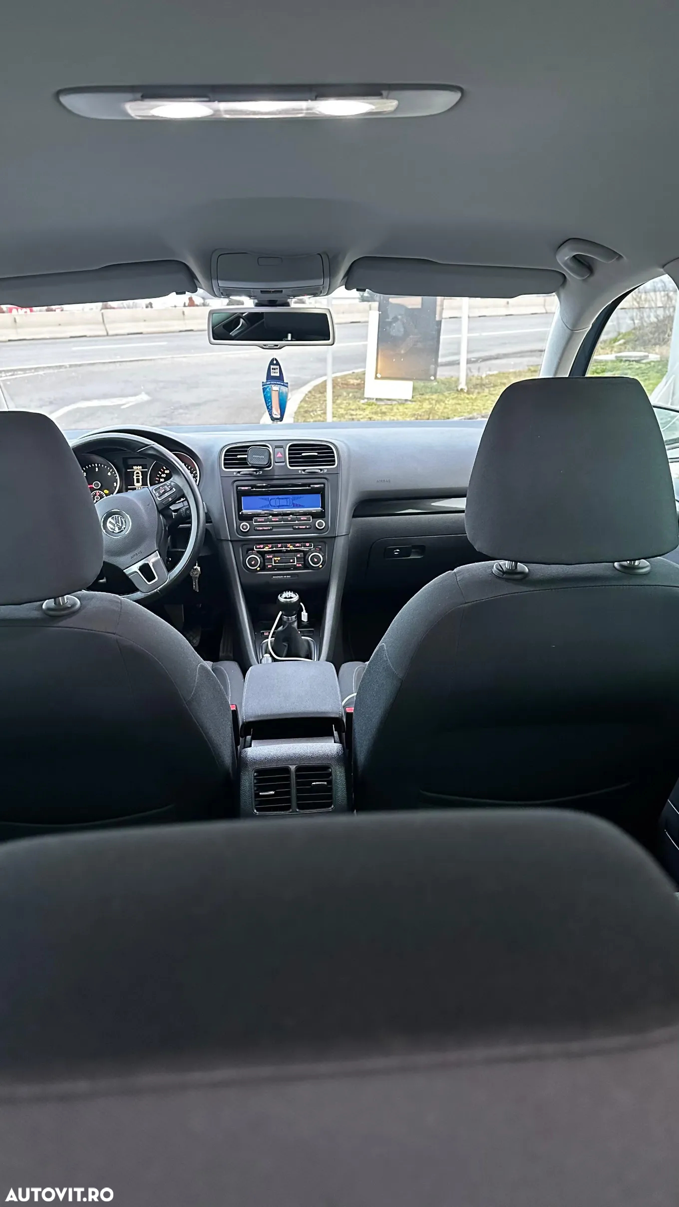 Volkswagen Golf - 6