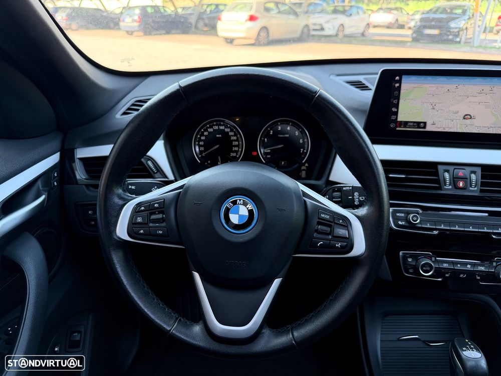 BMW X1 xDrive25e Sport Line - 8