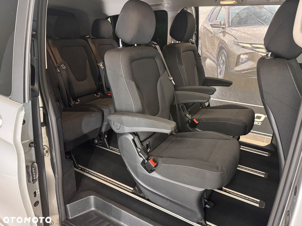 Mercedes-Benz Klasa V 220 d 4-Matic Avantgarde 9G-Tronic - 28