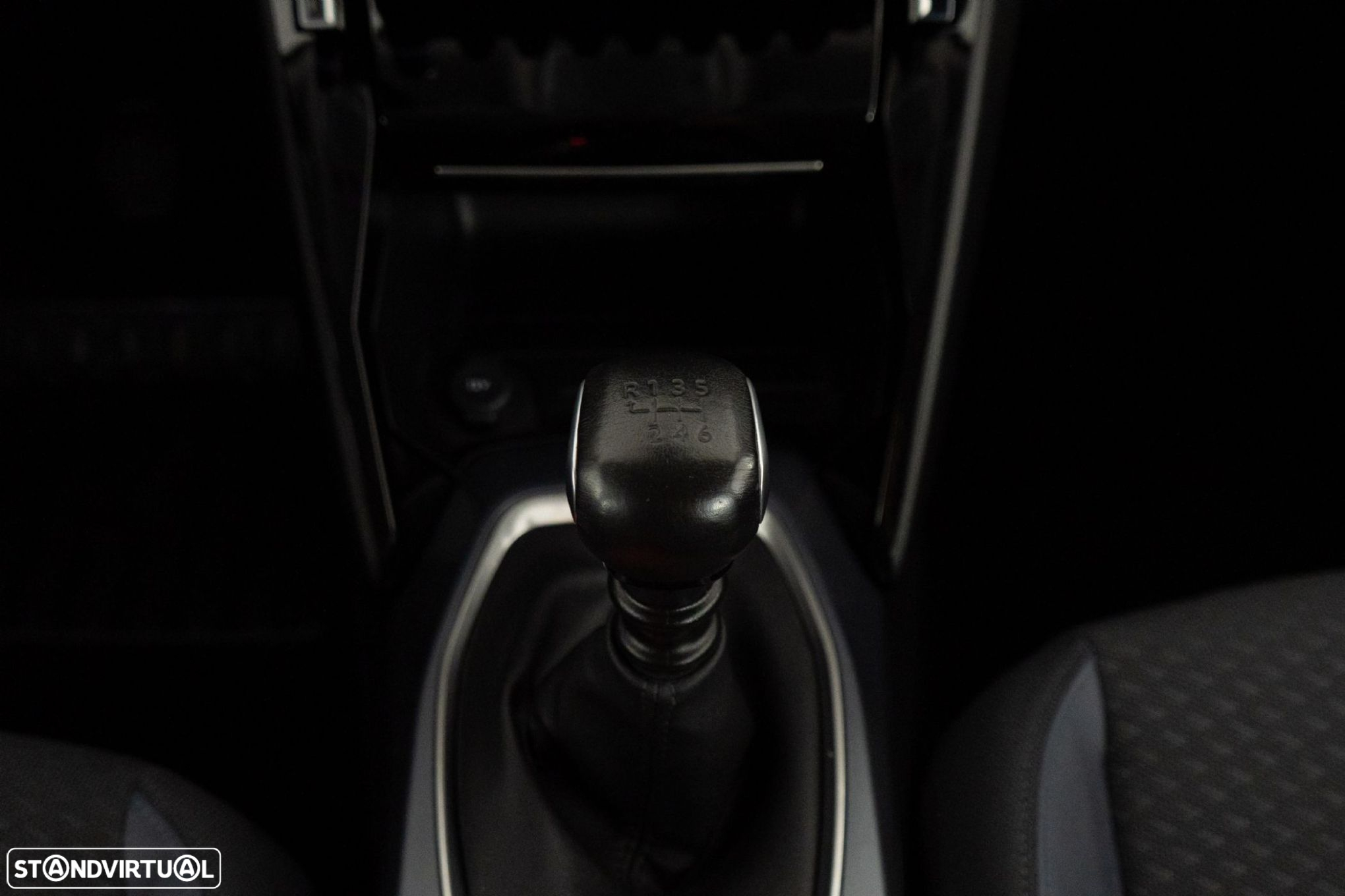 Peugeot 2008 1.2 PureTech Allure - 26