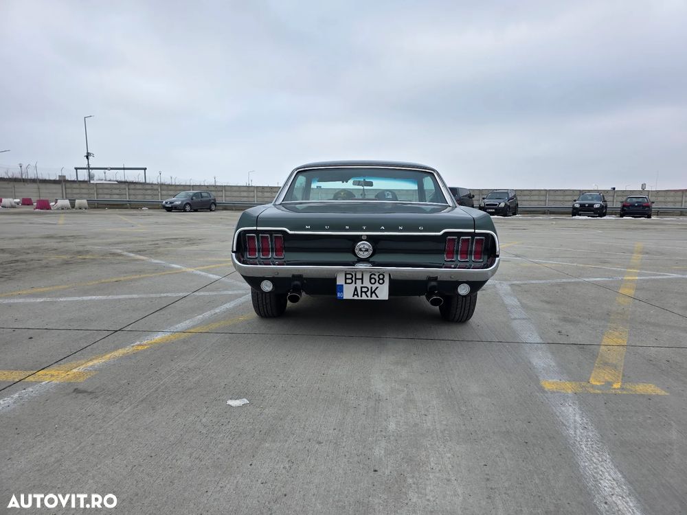 Ford Mustang - 24