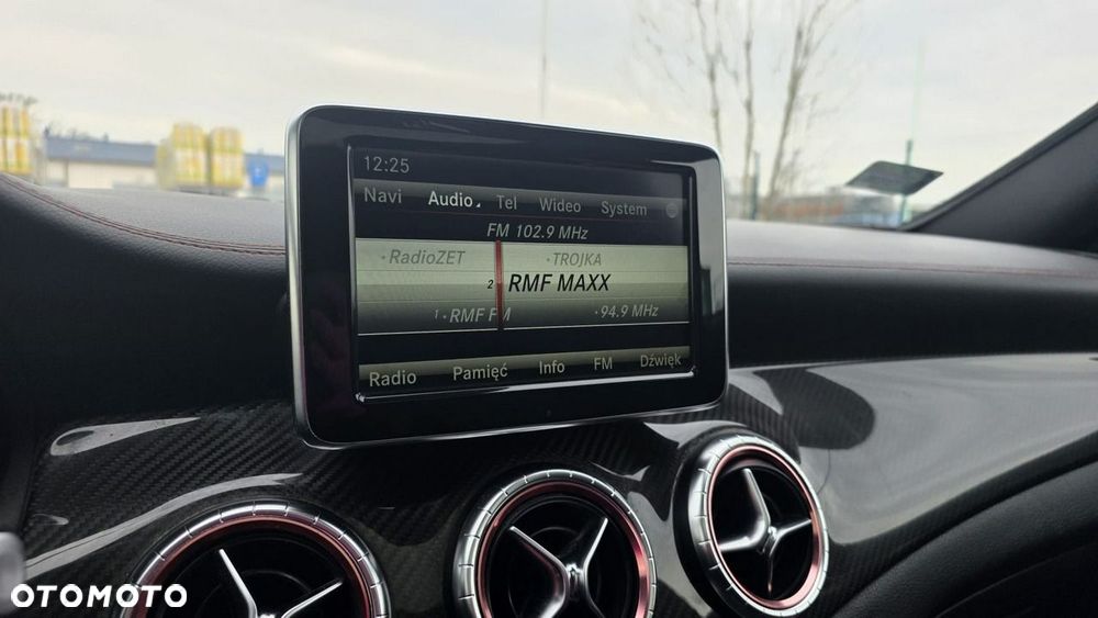 Mercedes-Benz CLA - 13