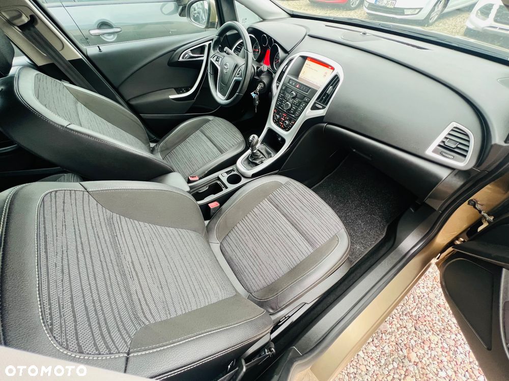 Opel Astra 1.4 Turbo Design Edition - 12