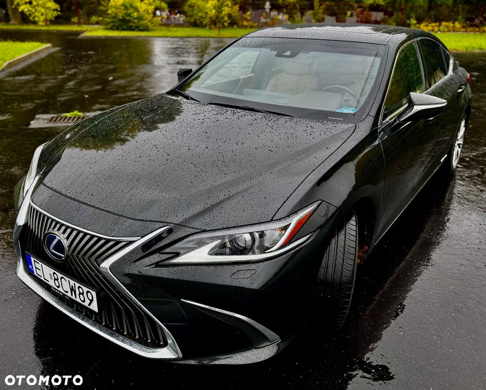 Lexus ES 300h Business Edition - 13