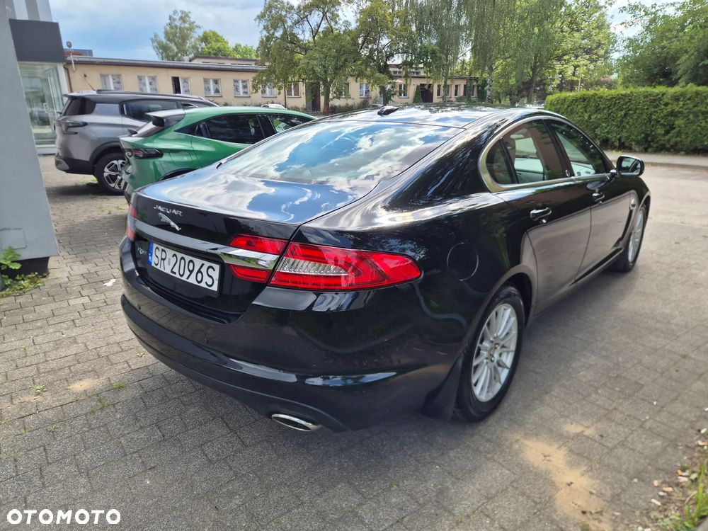 Jaguar XF 2.2 - 5