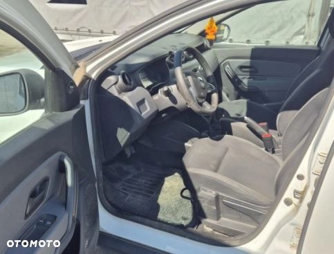 Dacia Duster ver-1-5-blue-dci-essential - 10