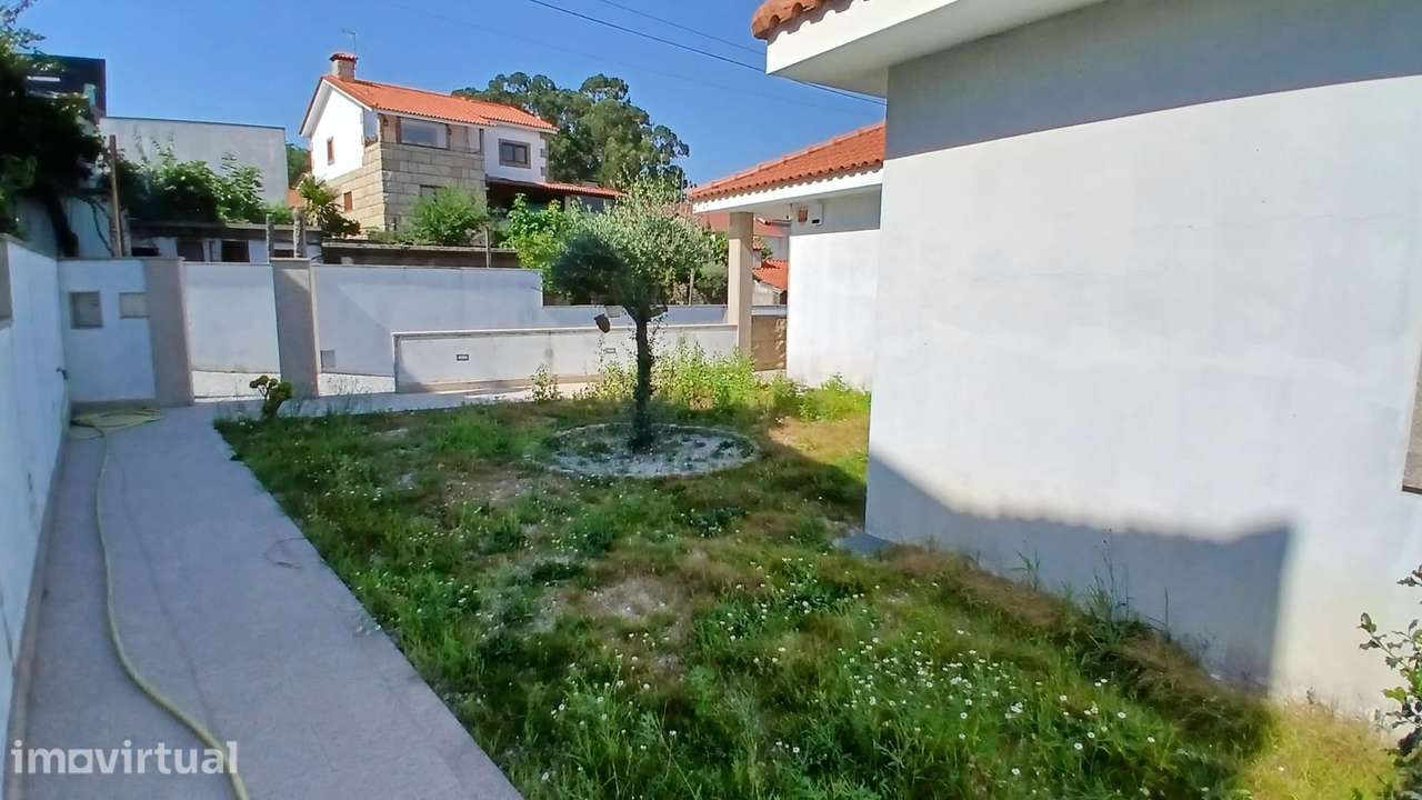 Moradia T3 Moderna  em Airães, Felgueiras. - Grande imagem: 3/18