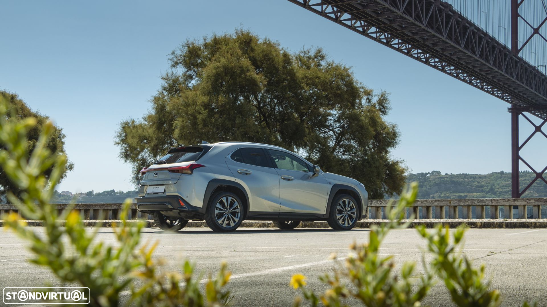 Lexus UX 250h Sport (Ecrã 12.3) - 17
