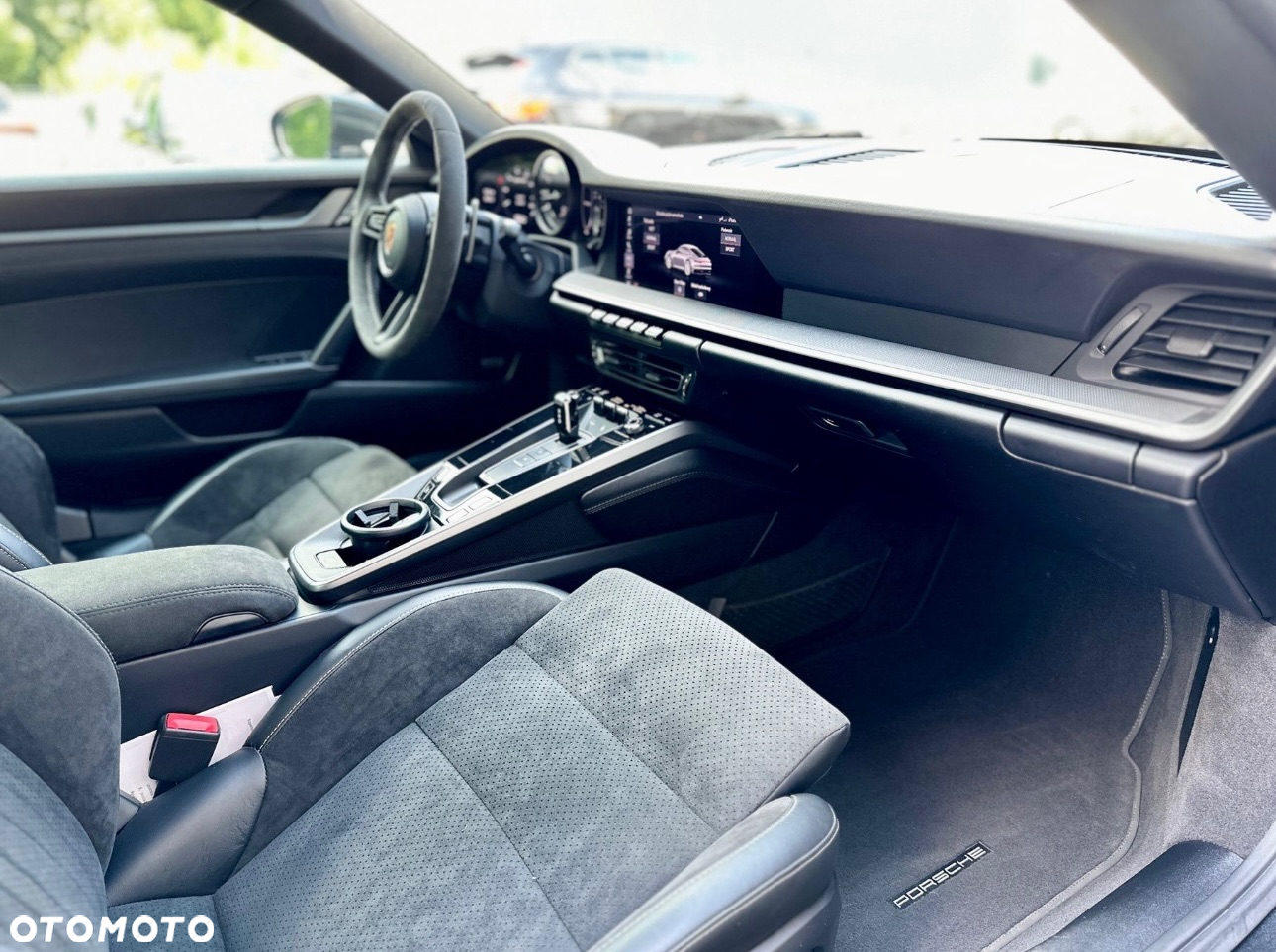 Porsche 911 Carrera - 21