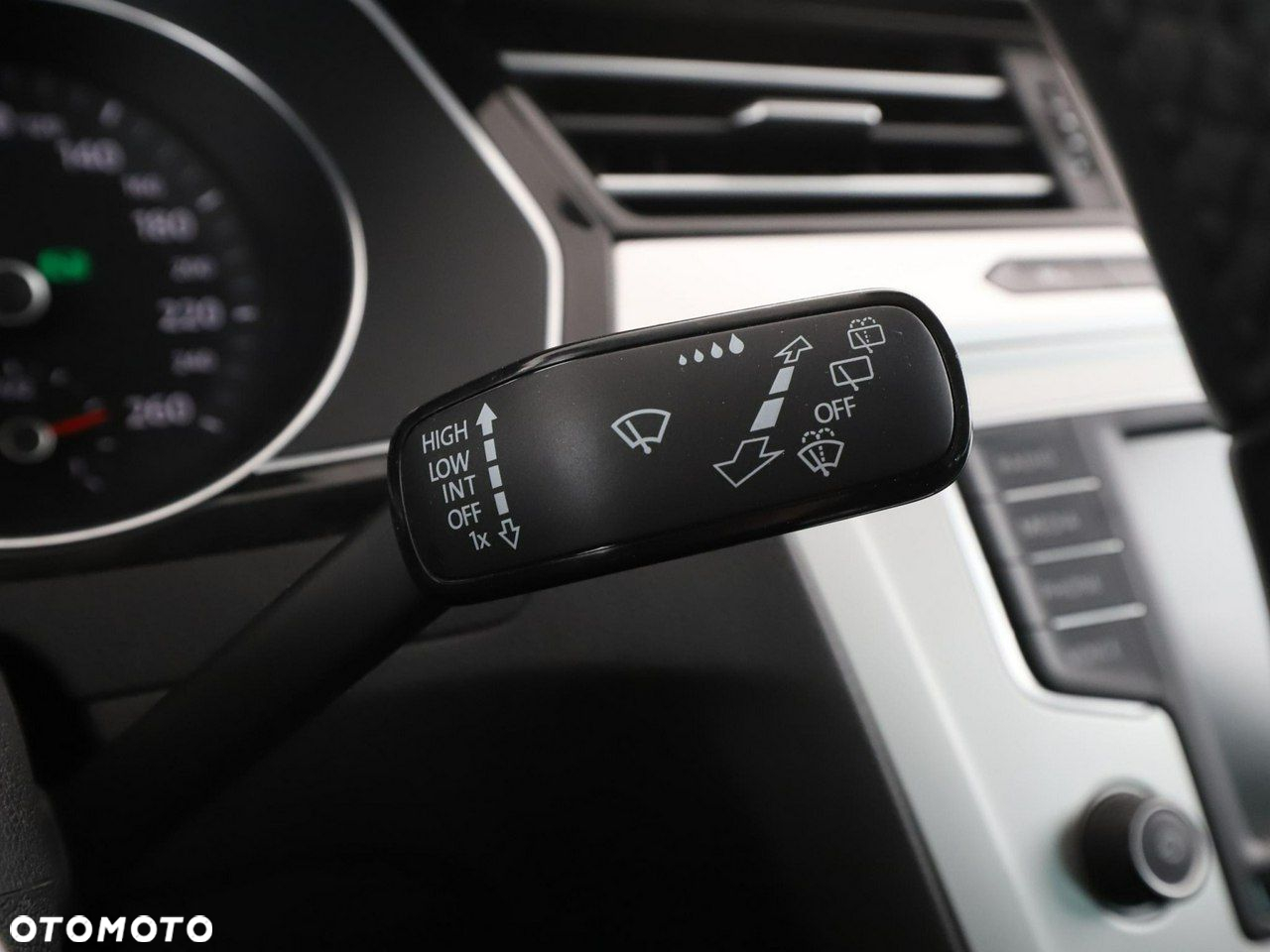Volkswagen Passat - 30