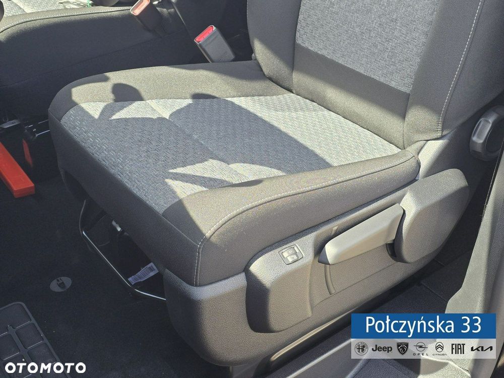 Peugeot Traveller - 24