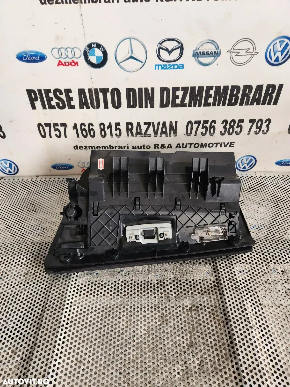 Torpedo Cutie Acte Bmw Seria 3 E90 E91 Volan Stanga - Dezmembrari Arad - 5