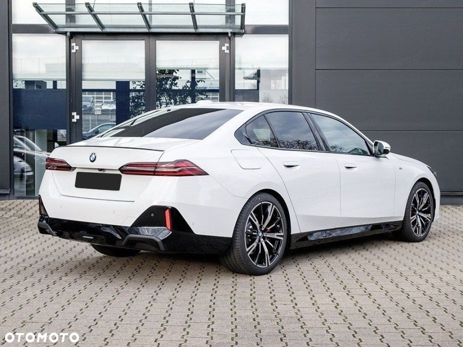 BMW Seria 5 520d xDrive mHEV M Sport - 5