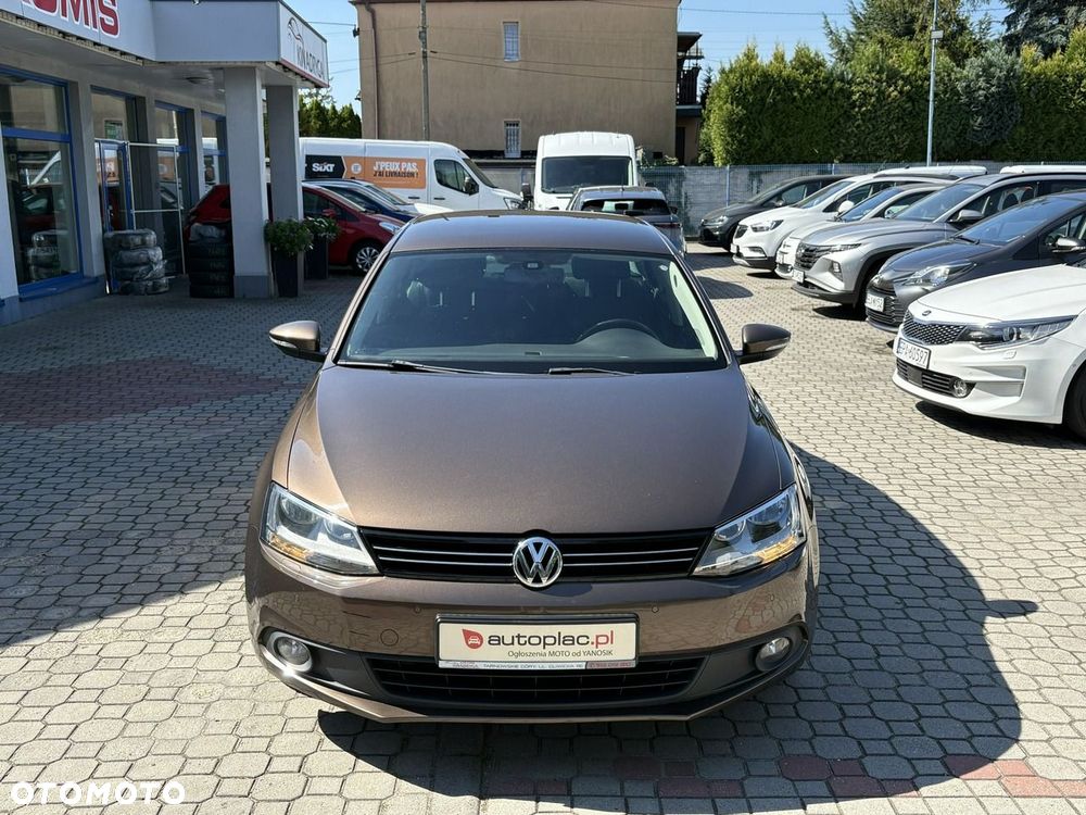 Volkswagen Jetta - 3