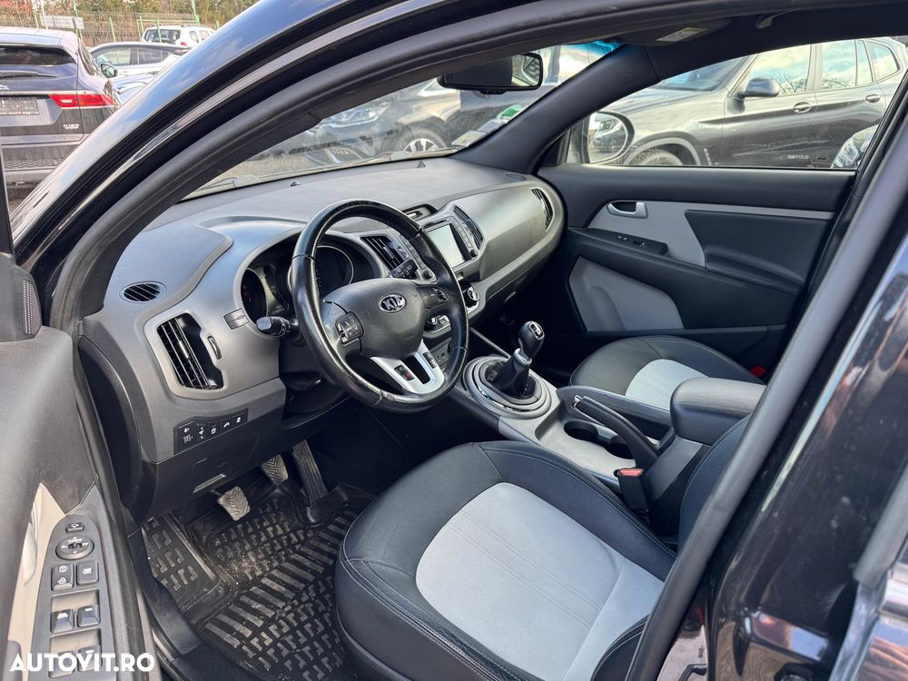 Kia Sportage 1.7 CRDI 2WD ISG Dream-Team Edition - 9