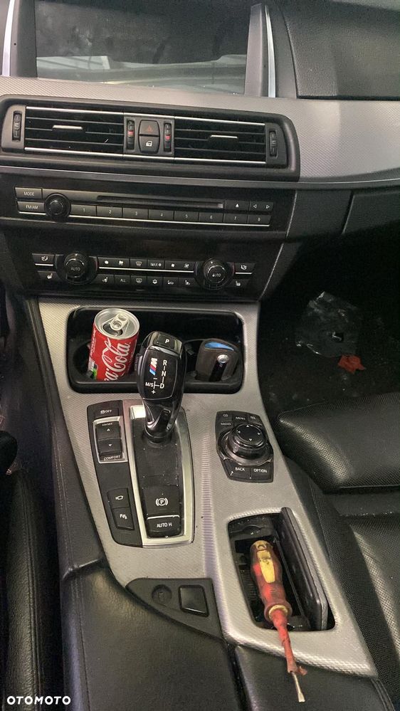 BMW Seria 5 550i - 5