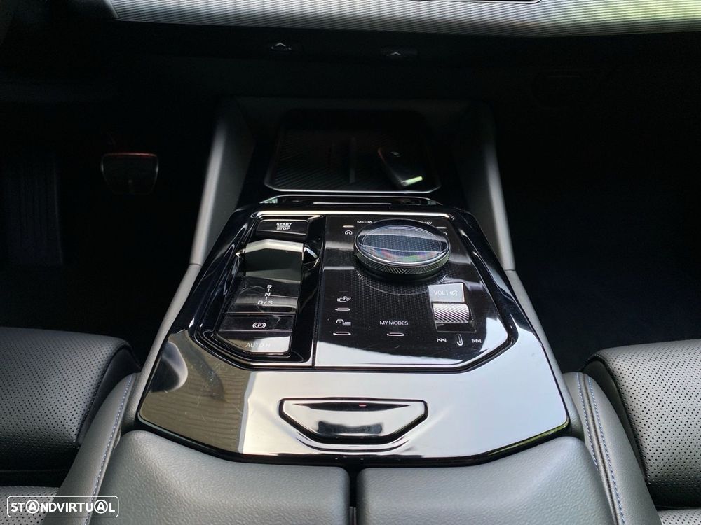 BMW 530 e Pack Desportivo M - 13