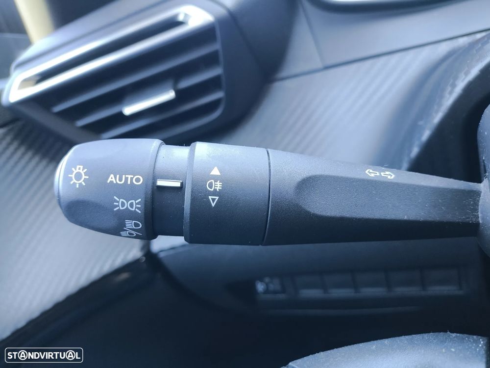 Peugeot 208 1.2 PureTech Active - 21
