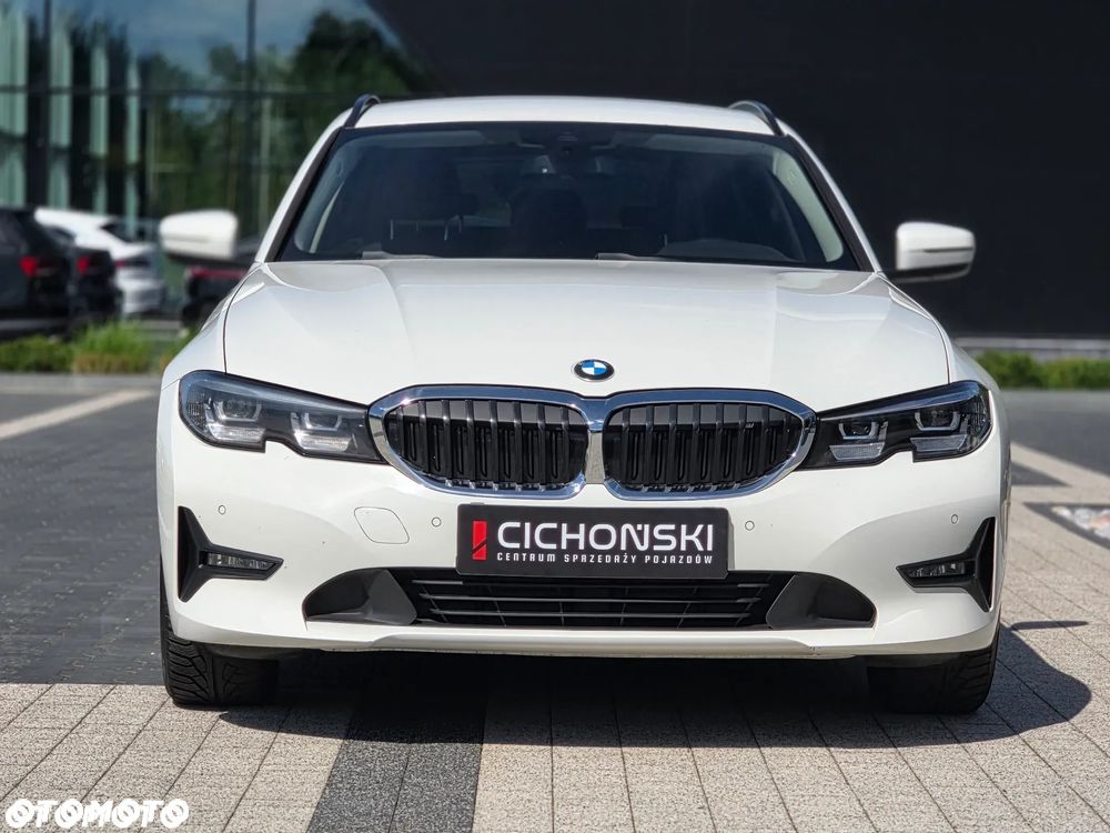 BMW Seria 3 318i Sport - 35