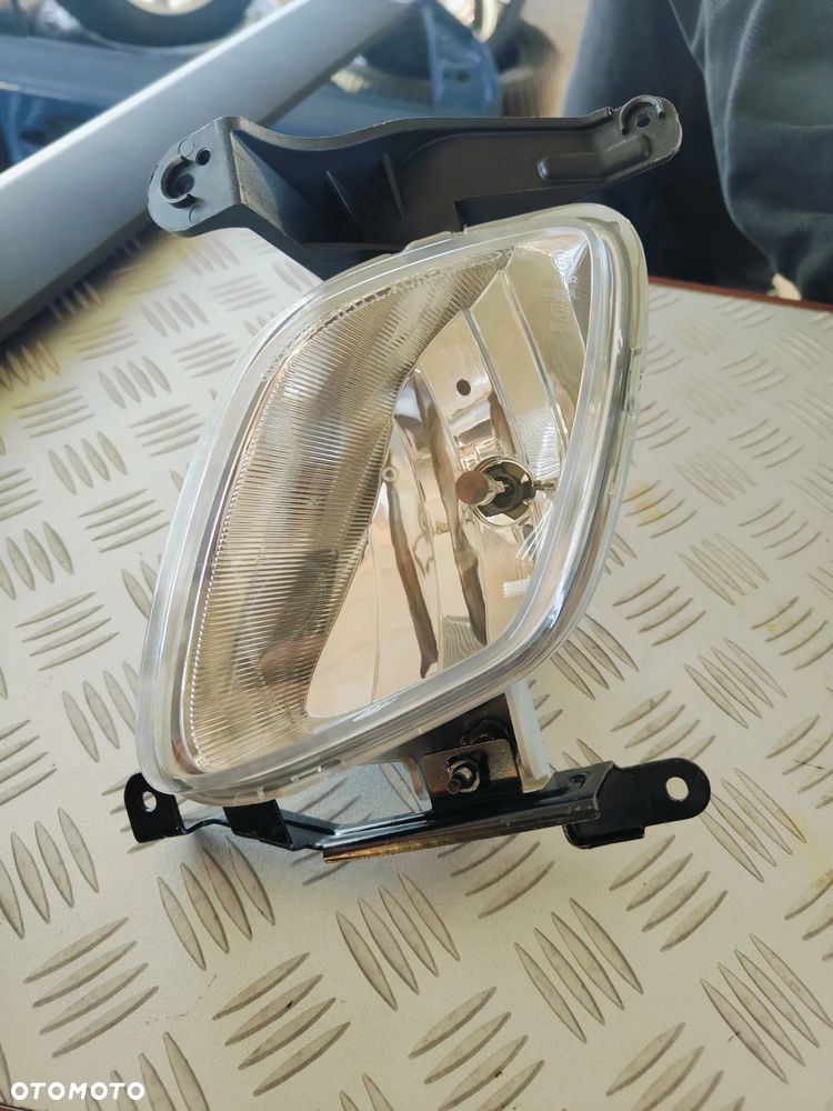 Kia Venga halogen lewy - 2
