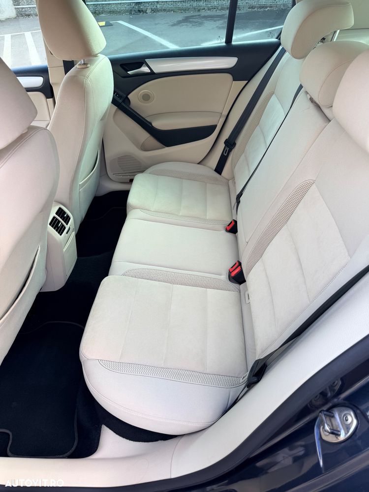 Volkswagen Golf - 9