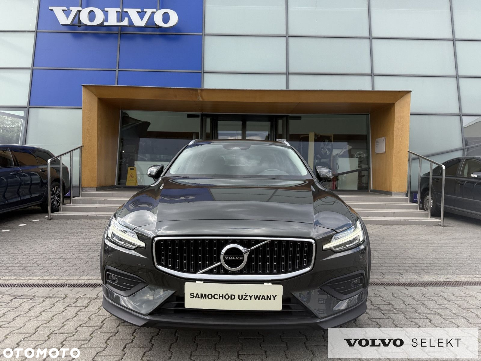 Volvo V60 Cross Country - 4
