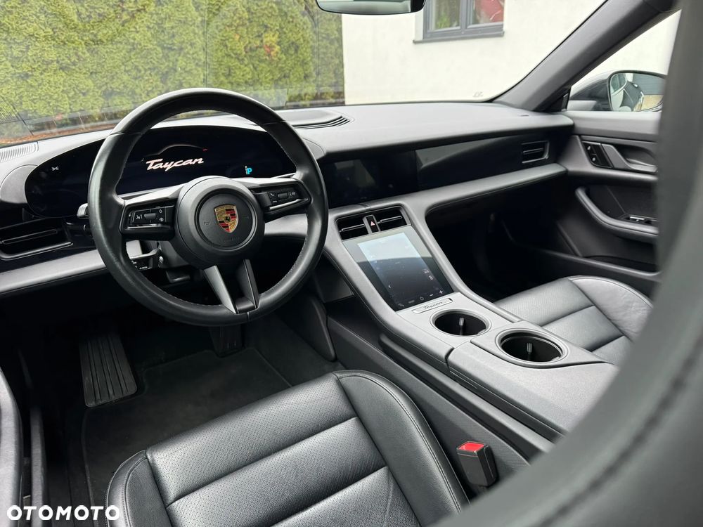 Porsche Taycan - 27