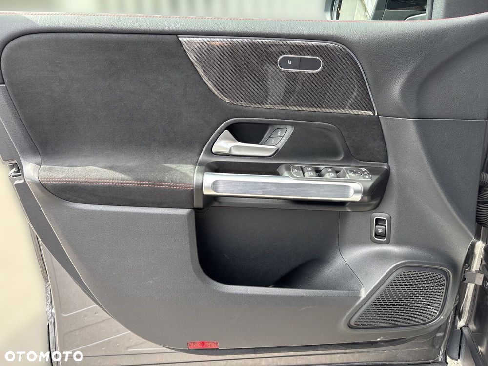 Mercedes-Benz GLB - 17
