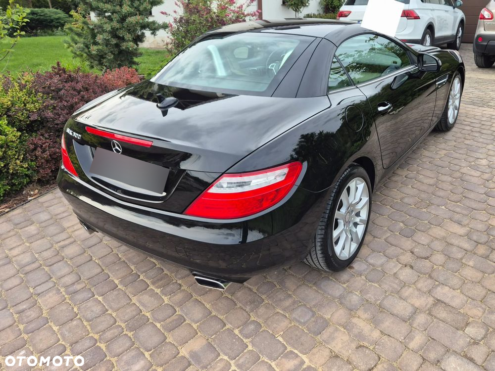 Mercedes-Benz SLK 300 9G-Tronic - 9