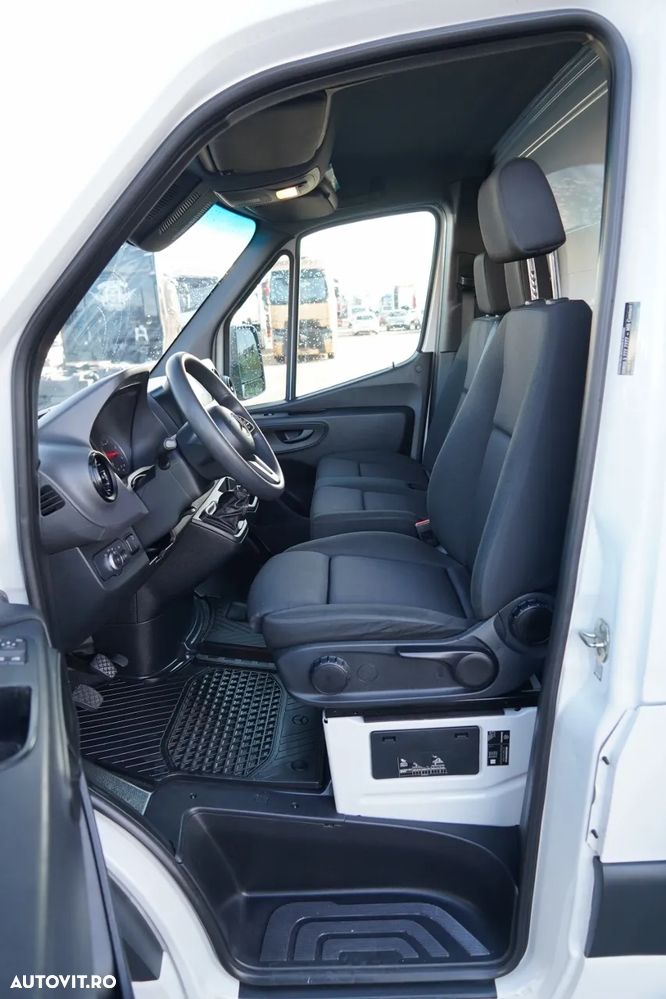 Mercedes-Benz SPRINTER 315 CDI / CONTAINER 4.4 M / 750 KG LIFT / TWIN / IMPORTAT - 20